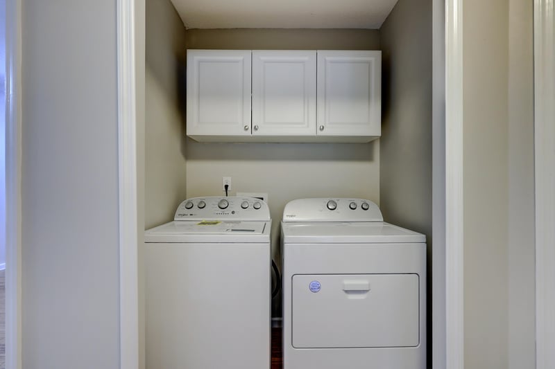Laundry at 371 4th St, Atlantic Beach, FL 32233