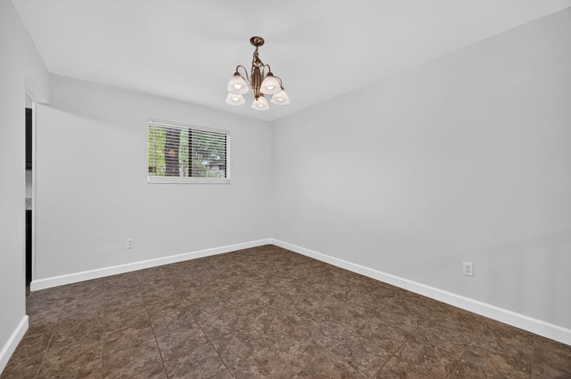 Dining area with carpet floor and window at 3801 Crown Point Rd unit 2061, Jacksonville, FL 32257