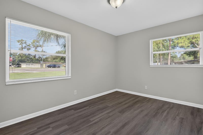 Room with two windows at 5503 Boeing Dr, Jacksonville, FL 32207