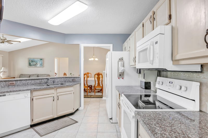 Photo 14 of 3185 Pablo Woods Dr, Jacksonville, FL 32224, photographed by Megapixeler