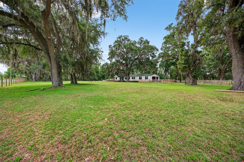 Photo 4 of 11844 SW County Rd 18, Hampton, FL 32044, photographed by Megapixeler