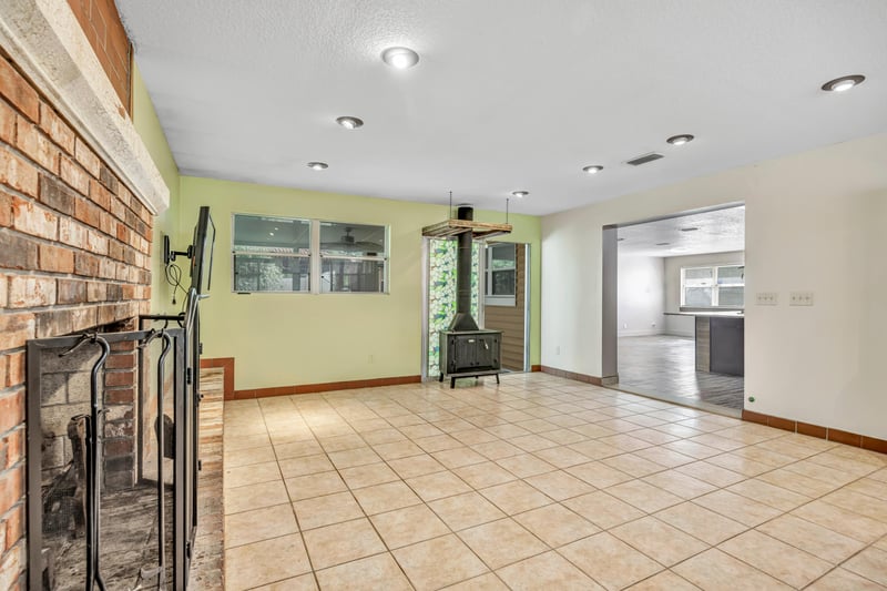Photo 35 of 6749 Snow White Dr, Jacksonville, FL 32210, photographed by Megapixeler