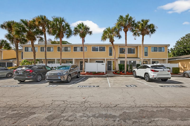 Photo 1 of 7936 Los Robles Ct #7936, Jacksonville, FL 32256, photographed by Megapixeler
