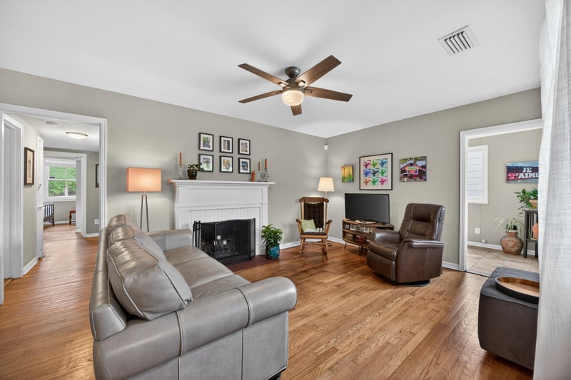 Photo 8 of 1573 Charon Rd, Jacksonville, FL 32205, photographed by Megapixeler
