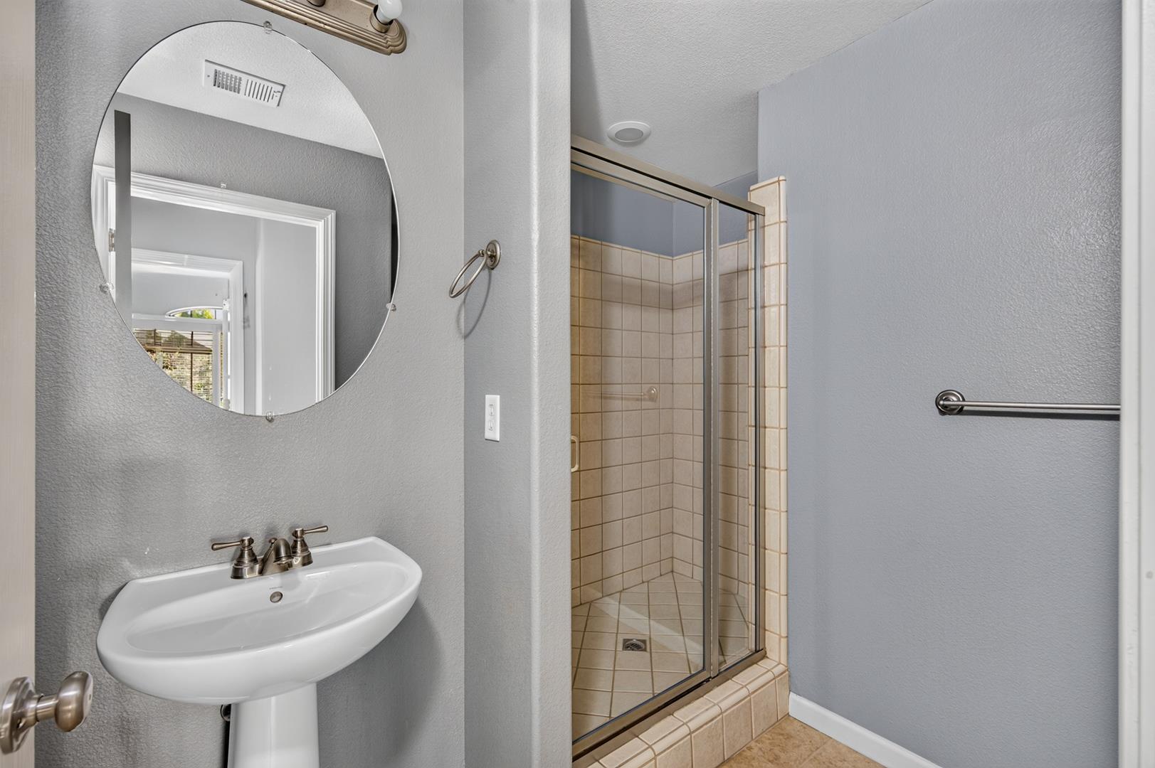 1114 E Oakmont Ave, photo 25