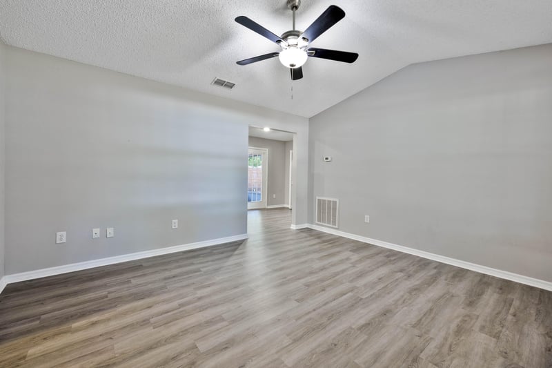 Photo 6 of 111 Husson Ave, Palatka, FL 32177, photographed by Megapixeler