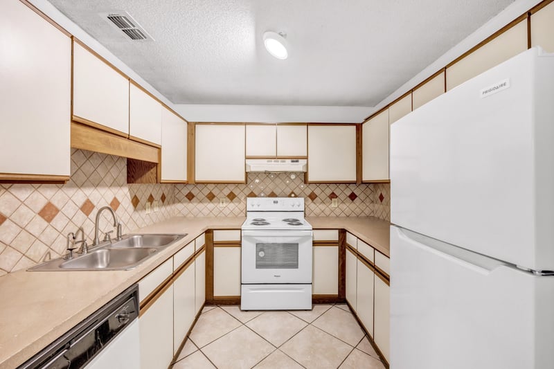 Photo 12 of 8152 Great Valley Trail, Jacksonville, FL 32244, photographed by Megapixeler