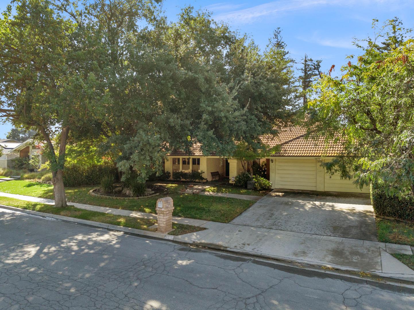 355 E Everglade Ave, photo 49