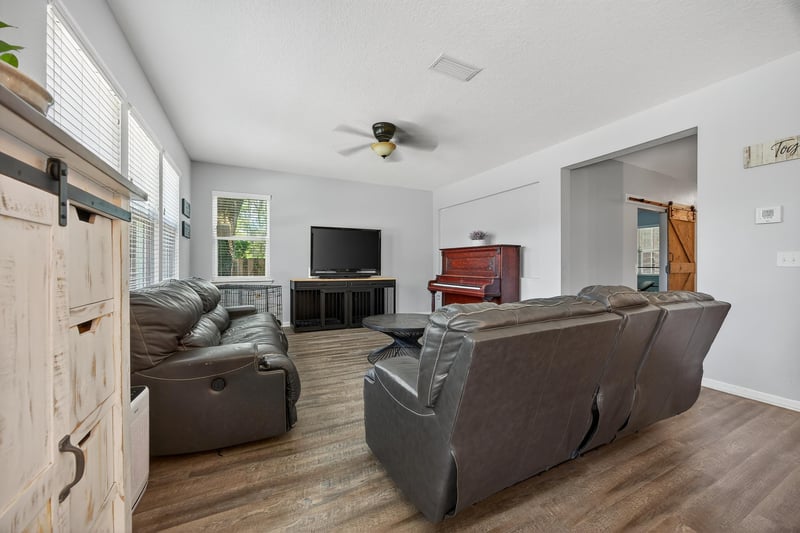 Photo 9 of 5357 Gage Oaks Dr, Jacksonville, FL 32258, photographed by Megapixeler