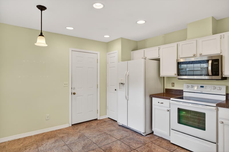 Photo 13 of 4341 Lake Woodbourne Dr S, Jacksonville, FL 32217, photographed by Megapixeler