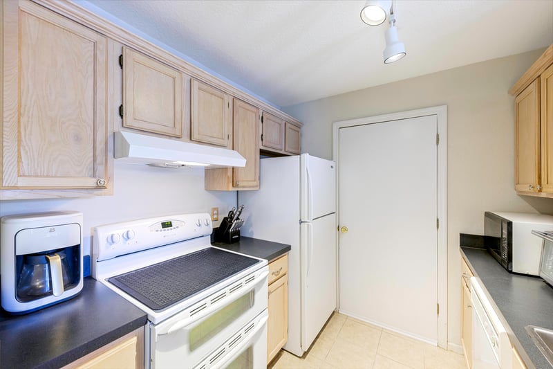 Kitchen at 7701 Timberlin Park Blvd, Jacksonville, FL 32256