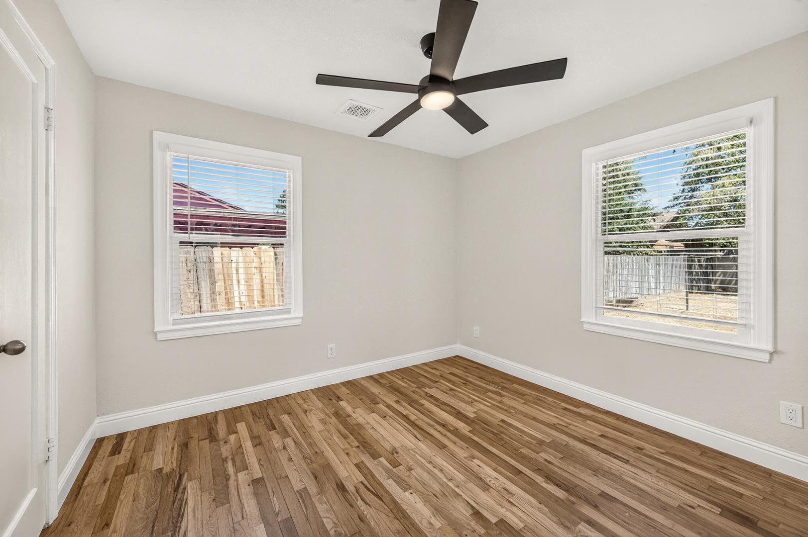 680 W Sample Ave, photo 21