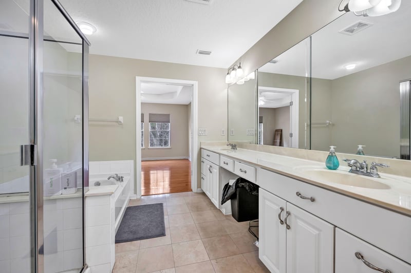 Photo 22 of 3895 Lionheart Dr, Jacksonville, FL 32216, photographed by Megapixeler