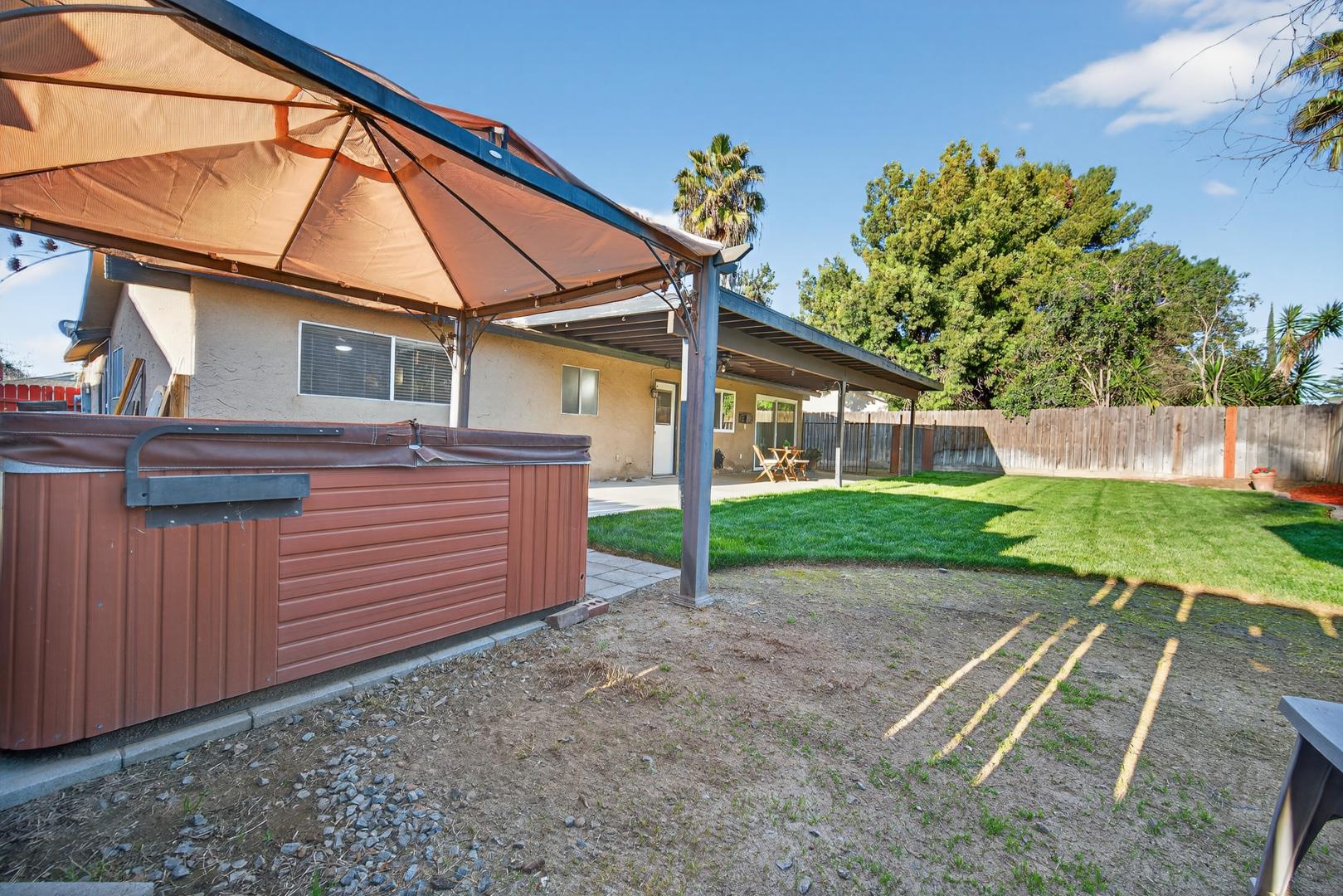 1235 W Dyer Ave, photo 47
