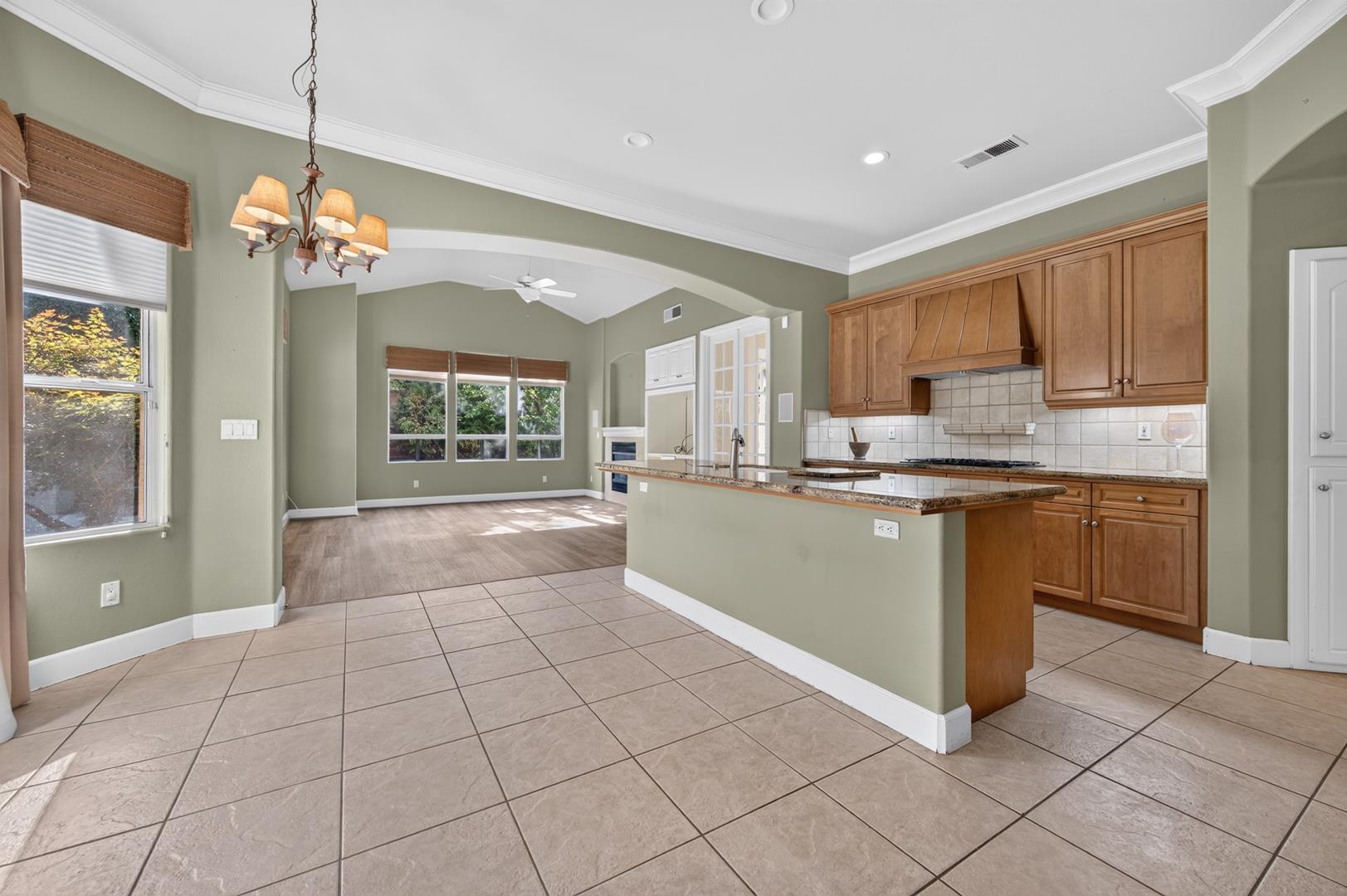 11 W Jordan Ave, photo 26