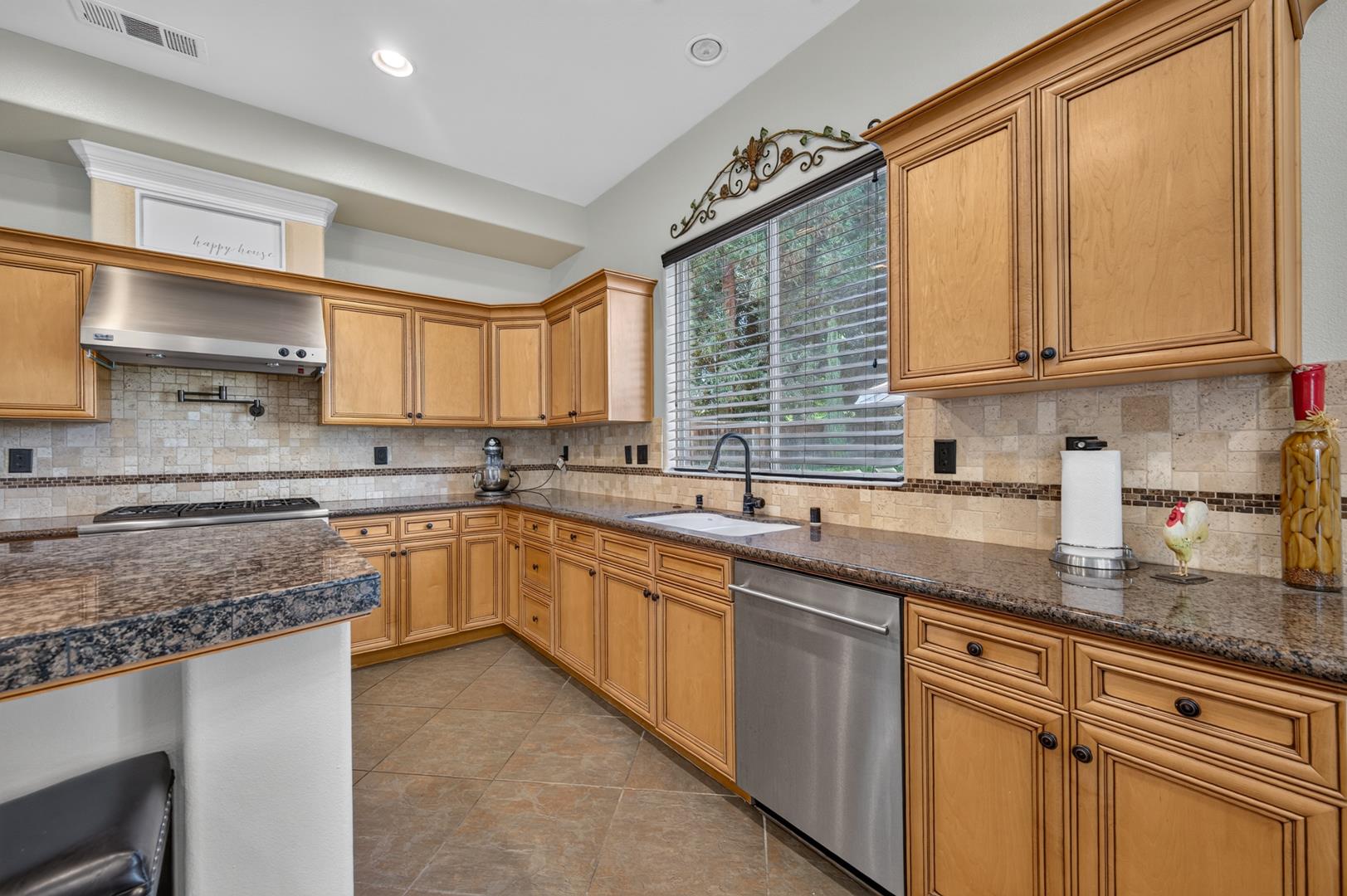 633 W Richmond Ave, photo 49