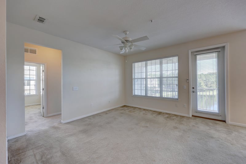 Family Room at 11251 Campfield Dr unit 1403, Jacksonville, FL 32256
