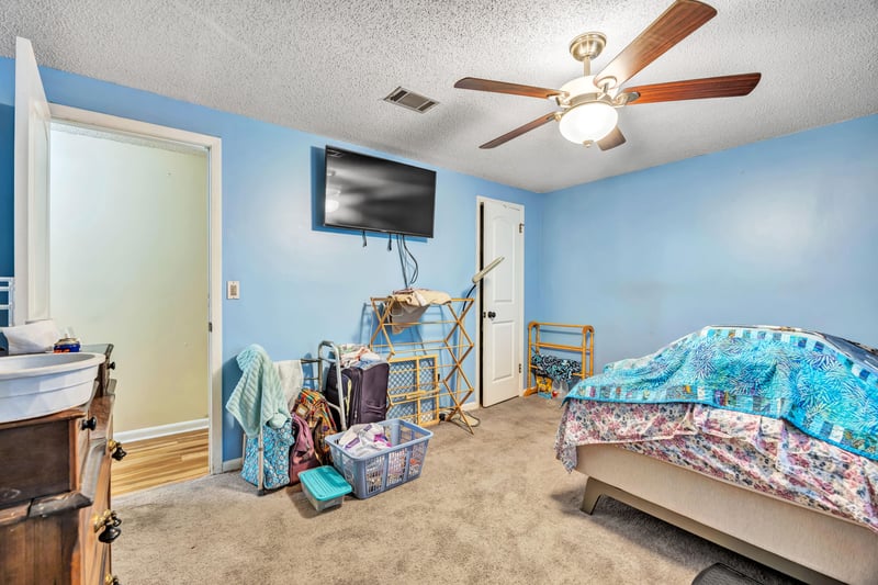Photo 17 of 2823 Tanglewood Blvd, Orange Park, FL 32065, photographed by Megapixeler