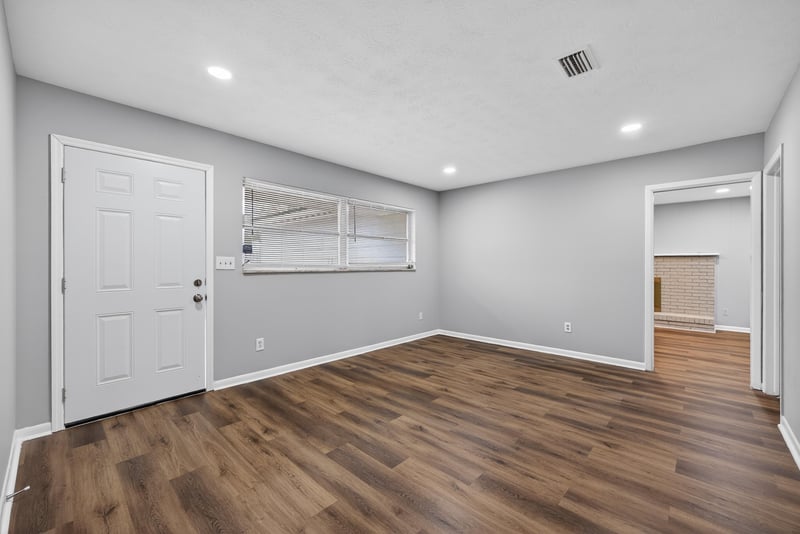 Photo 7 of 8015 Jaguar Dr, Jacksonville, FL 32244, photographed by Megapixeler