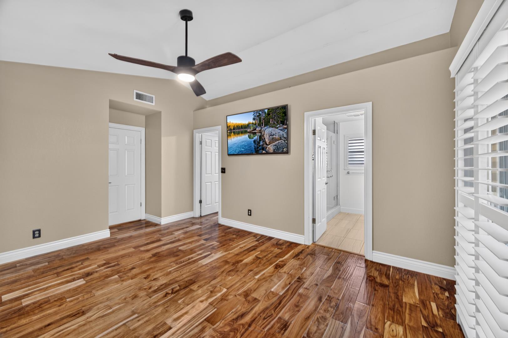 6495 N Vagedes Ave, photo 39