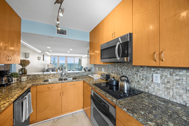 Photo 19 of 2100 Ocean Dr S ph 2, Jacksonville Beach, FL 32250, photographed by Megapixeler