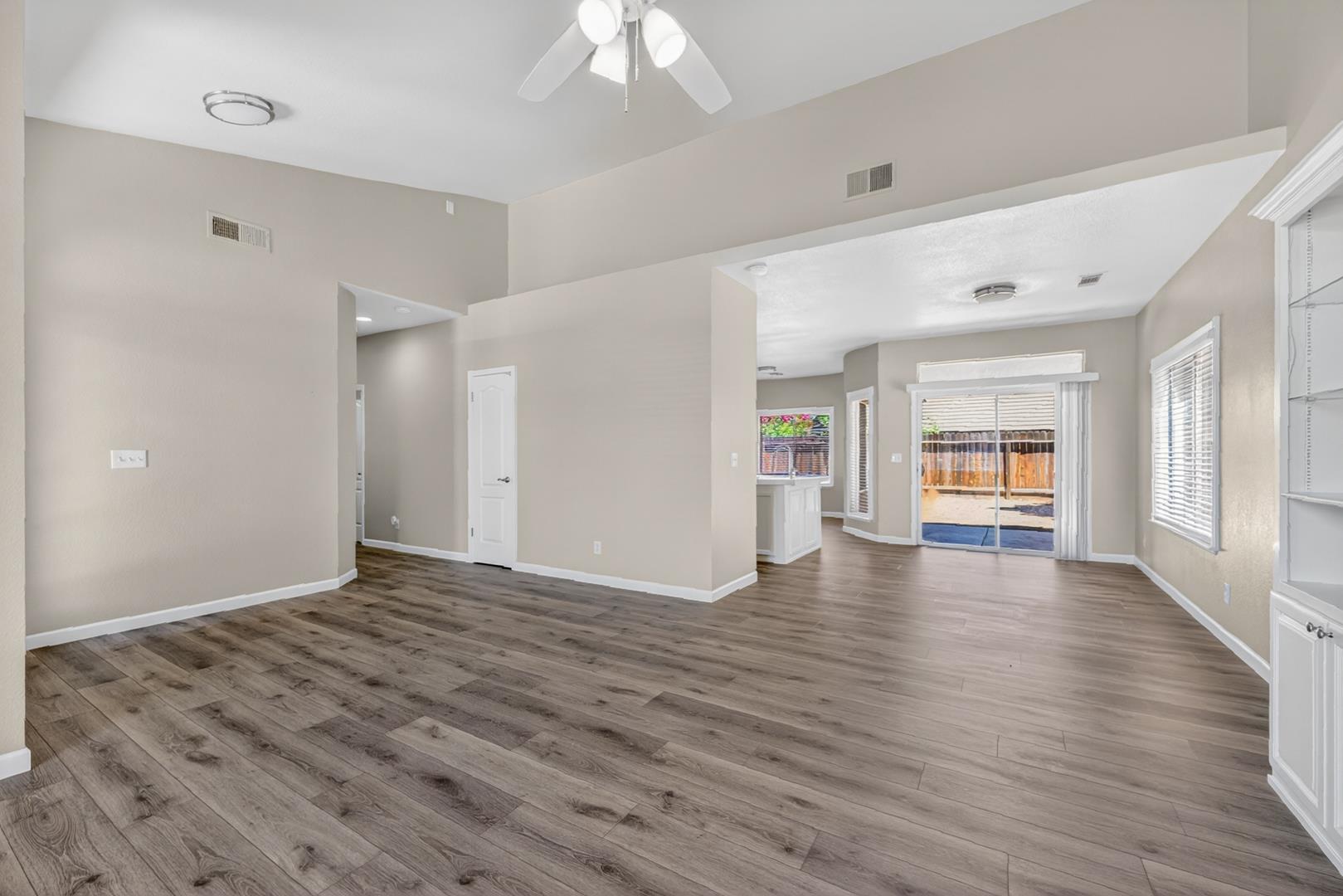 2228 E Yeargin Dr, photo 18