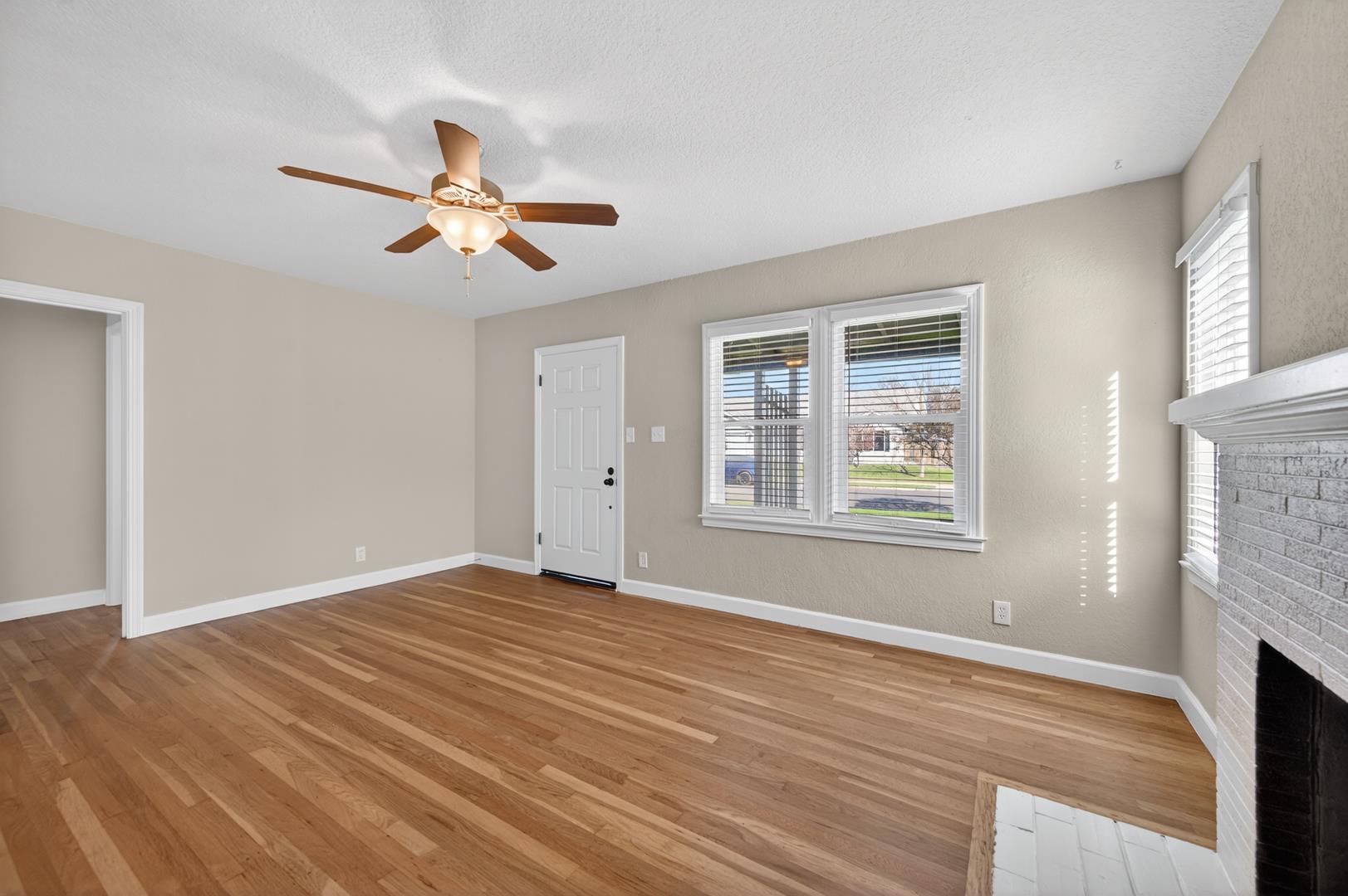 1146 E Cortland Ave, photo 11