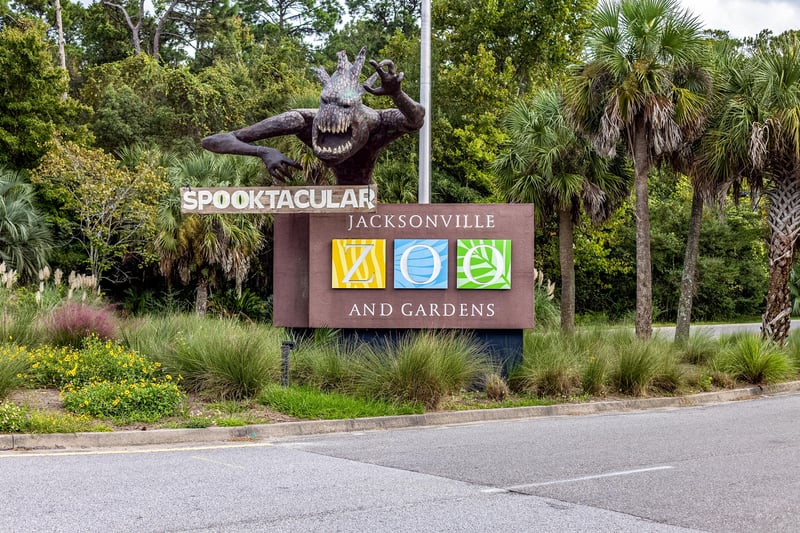 Photo 26 of 1015 Museum Cir, Jacksonville, FL 32207, photographed by Megapixeler