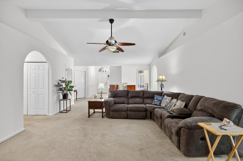 Photo 10 of 3211 Chantilly Ct, Orange Park, FL 32073, photographed by Megapixeler