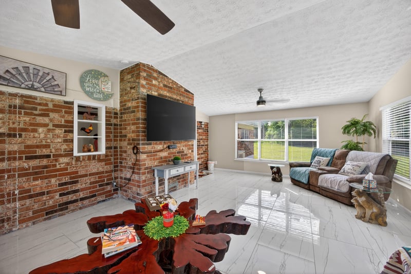 Family Room 3 at 3627 County Road 218, Middleburg, FL 32068