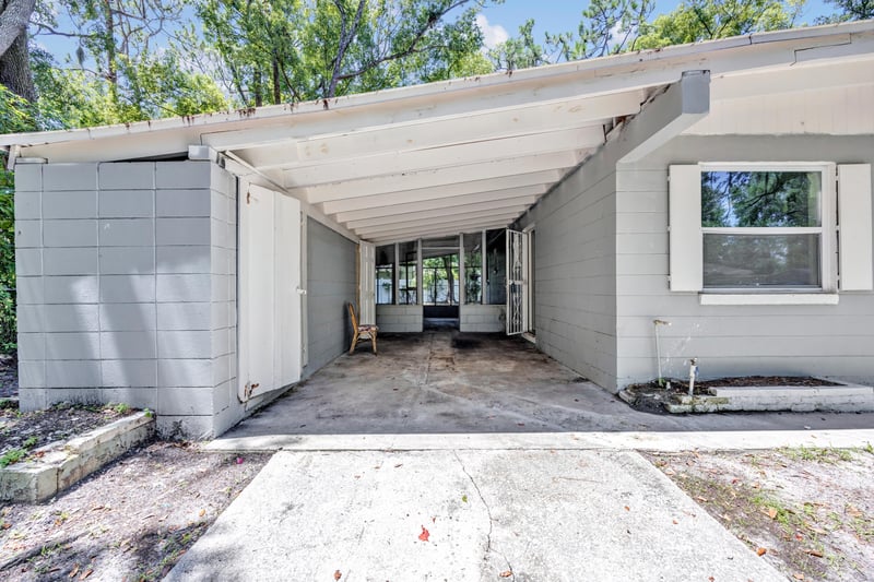 Photo 4 of 8916 Yeoman Dr, Jacksonville, FL 32208, photographed by Megapixeler