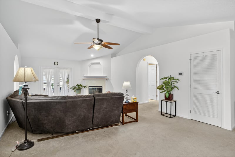 Photo 6 of 3211 Chantilly Ct, Orange Park, FL 32073, photographed by Megapixeler