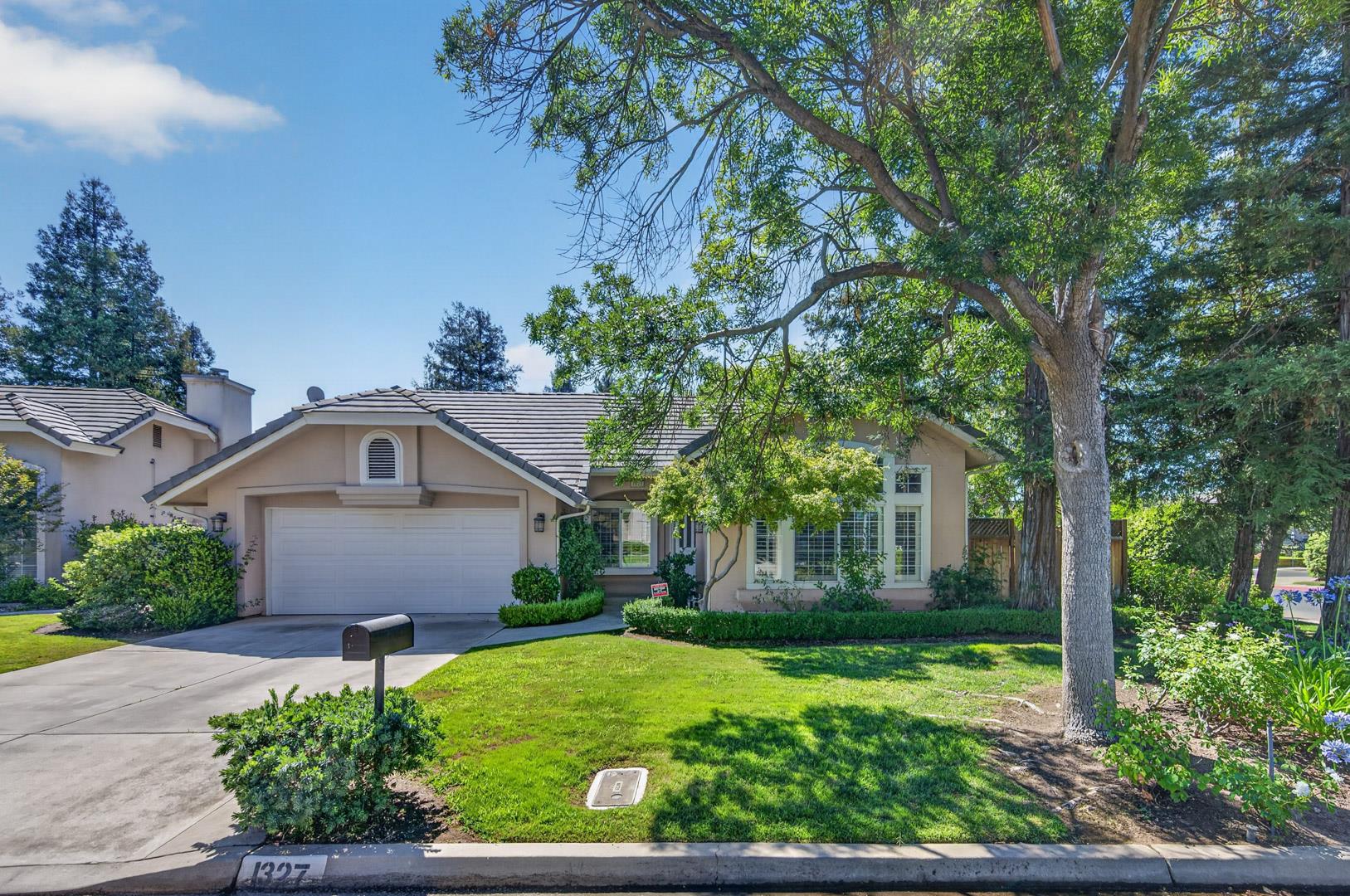 1327 E La France Dr, photo 8