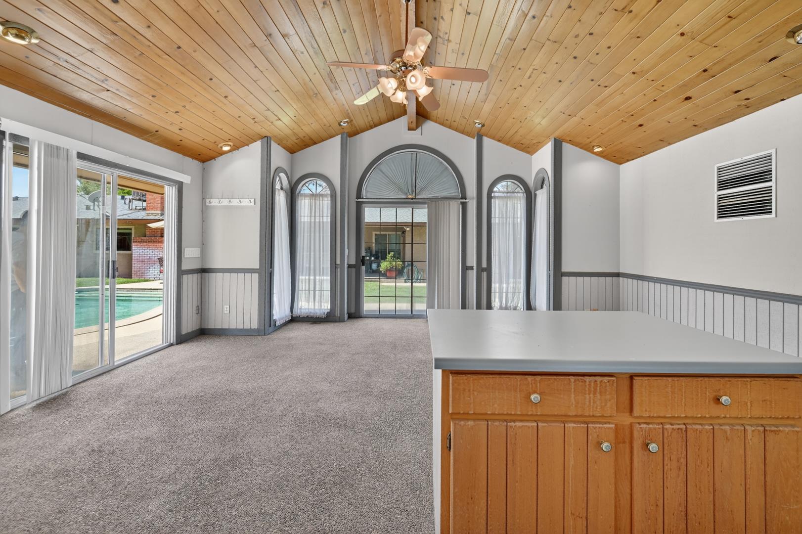 1185 N Locan Ave, photo 69