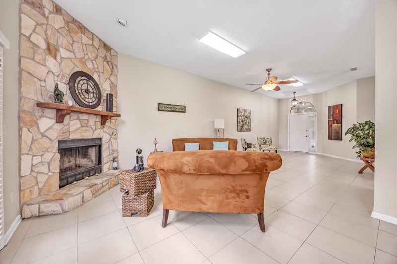 Photo 5 of 3805 Tallcott Dr, Jacksonville, FL 32246, photographed by Megapixeler
