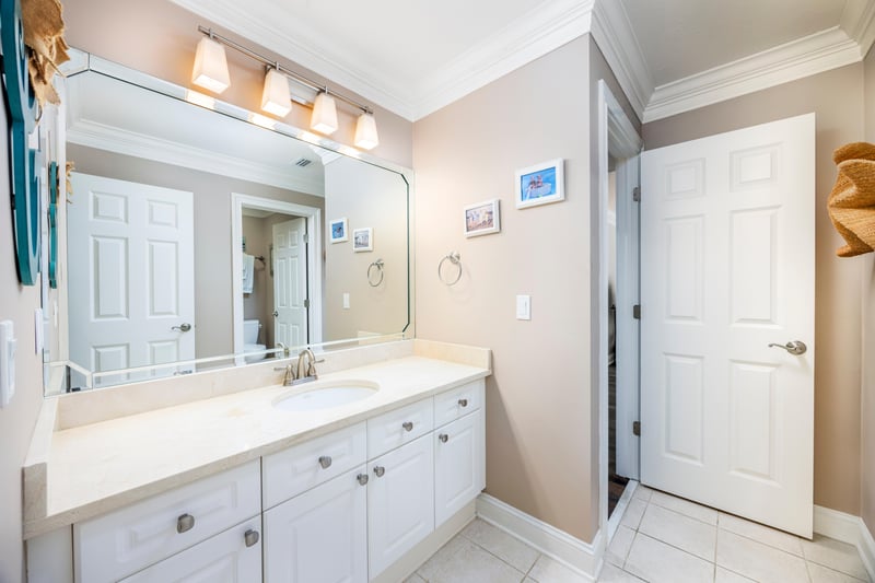 Upstaits bathroom at 1035 W Dorchester Dr, Fruit Cove, FL 32259