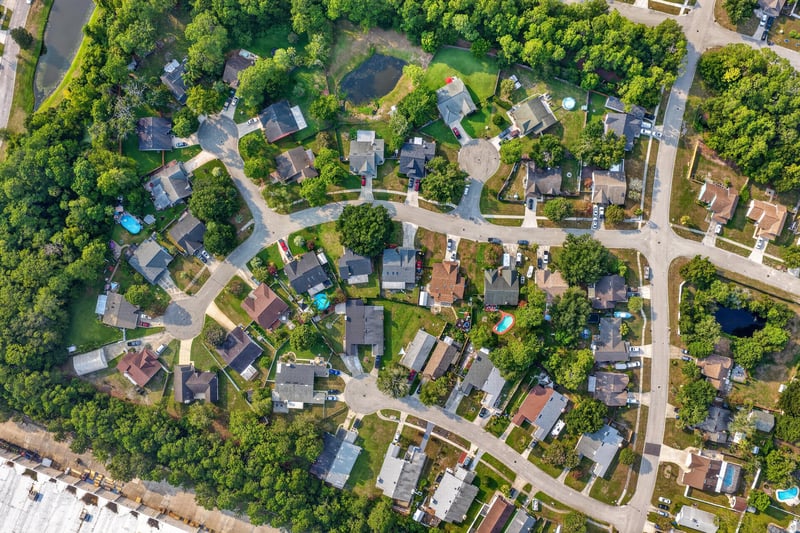 Aerial community view with streets and homes in Jacksonville, FL