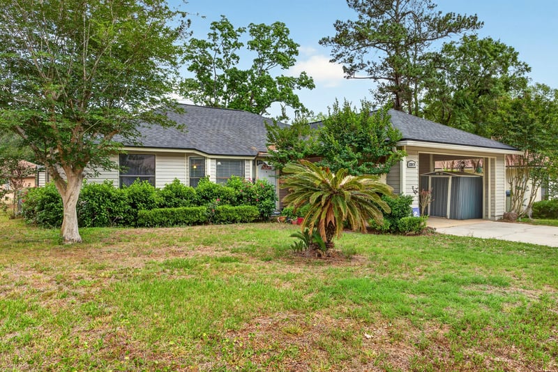Photo 1 of 8849 Victoria Landing Dr W, Jacksonville, FL 32208, photographed by Megapixeler