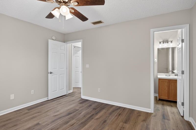 Photo 18 of 1460 Ellis Trace Dr W, Jacksonville, FL 32205, photographed by Megapixeler