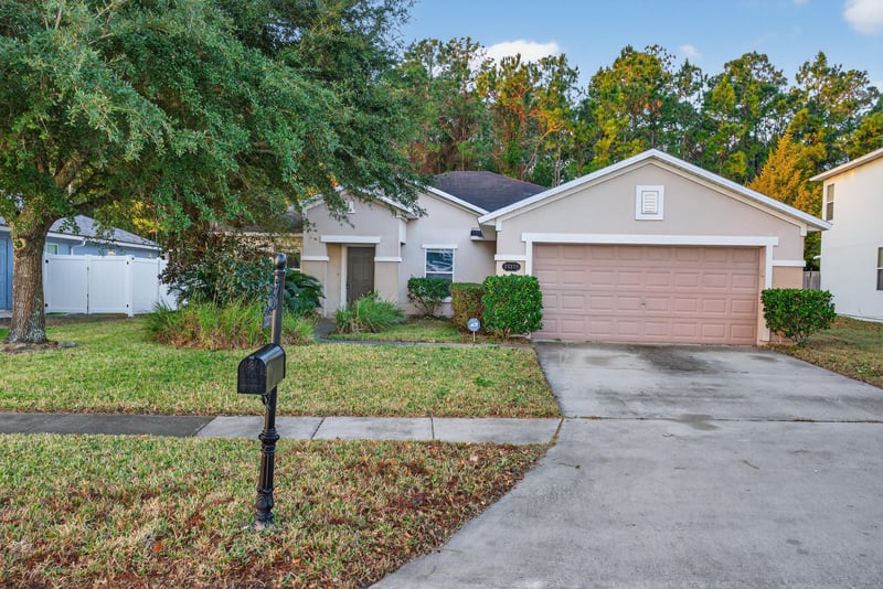 Front at 75277 Ravenwood Dr, Yulee, FL 32097