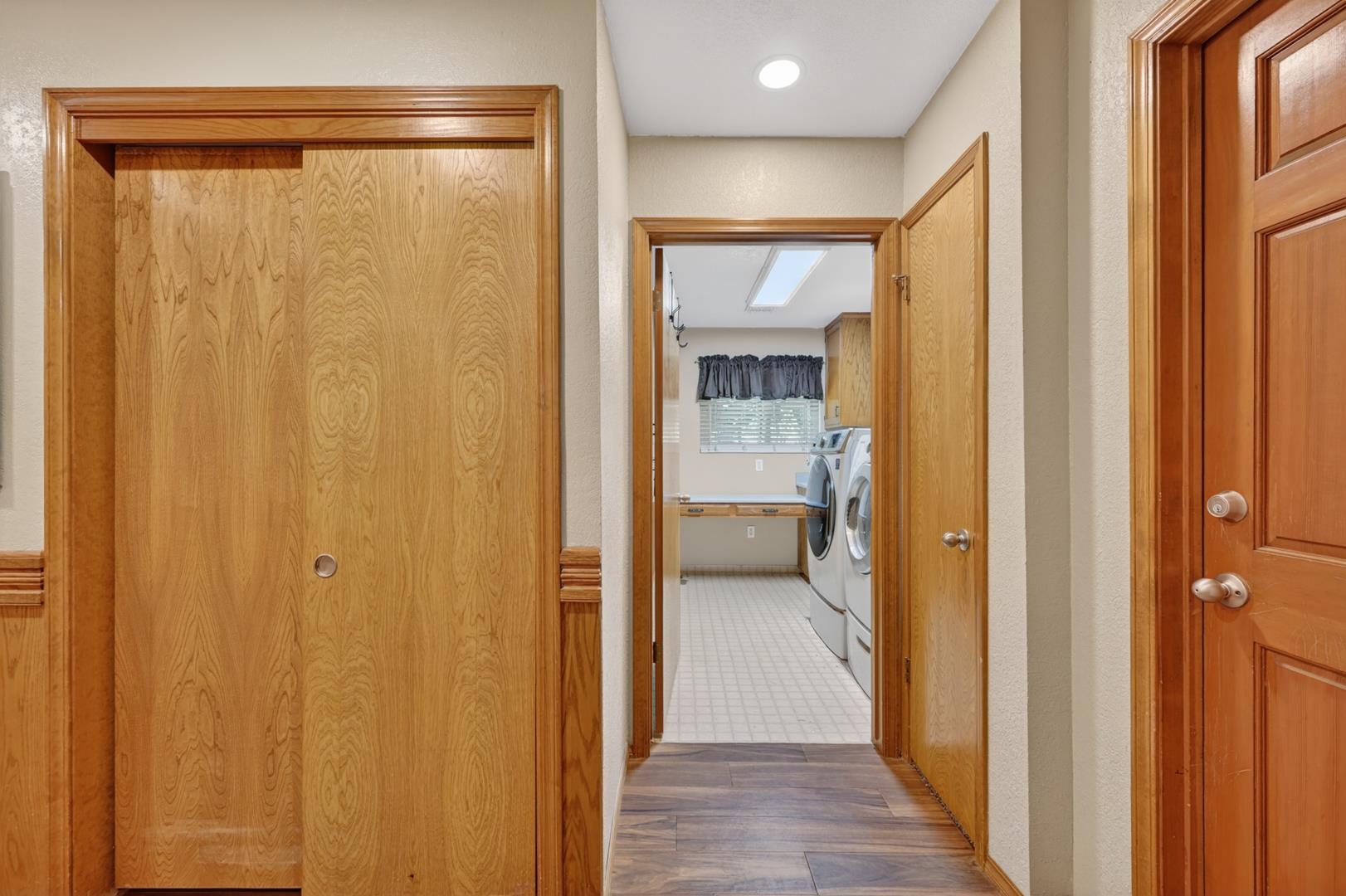 1185 N Locan Ave, photo 53
