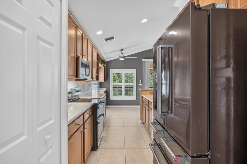 Photo 17 of 8495 Little Swift Cir, Jacksonville, FL 32256, photographed by Megapixeler