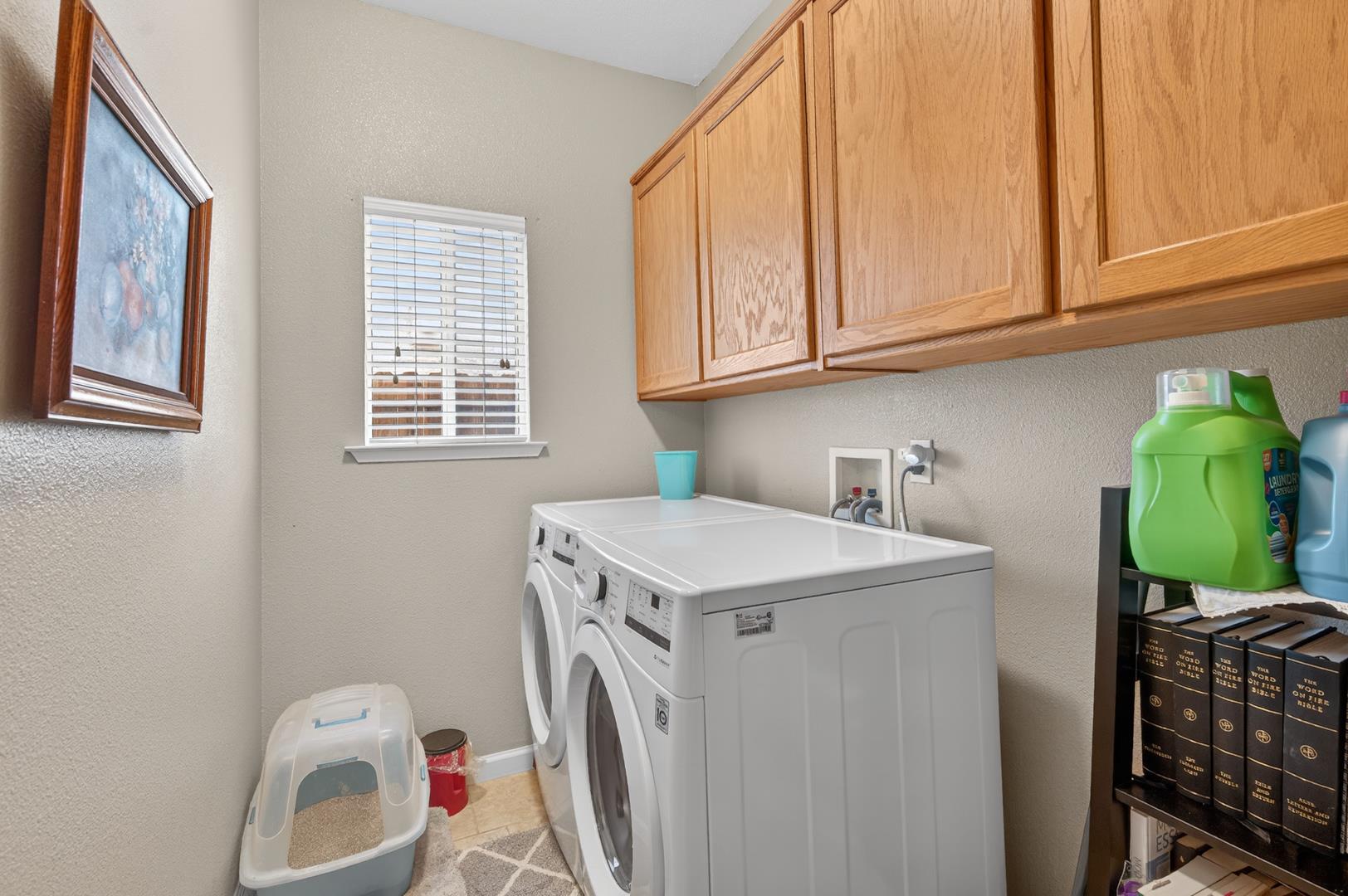 2450 E Fox Glen Ave, photo 25