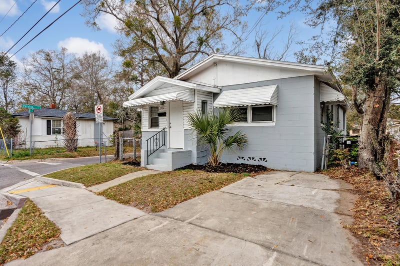 Photo 1 of 2037 W 13th St, Jacksonville, FL 32209, photographed by Megapixeler