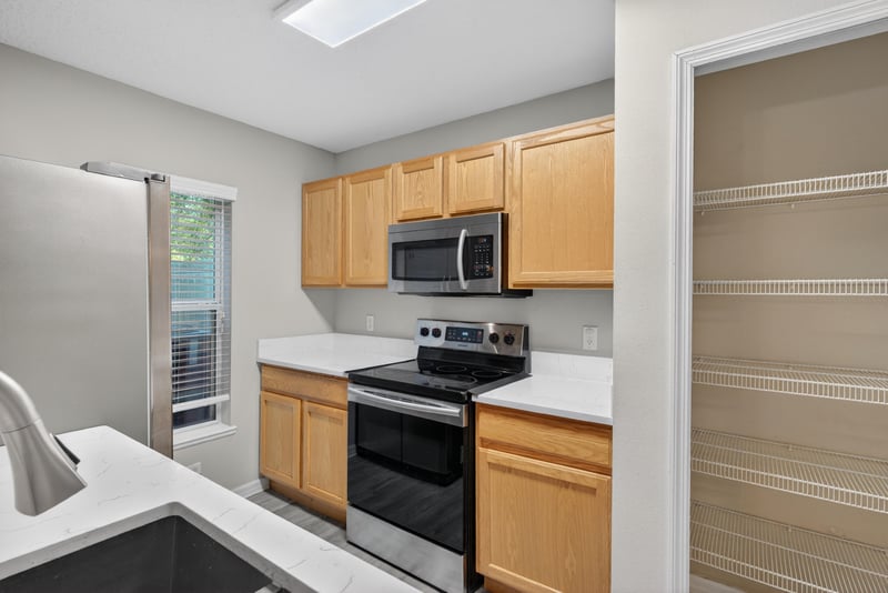Photo 13 of 11816 Lake Bend Cir, Jacksonville, FL 32218, photographed by Megapixeler