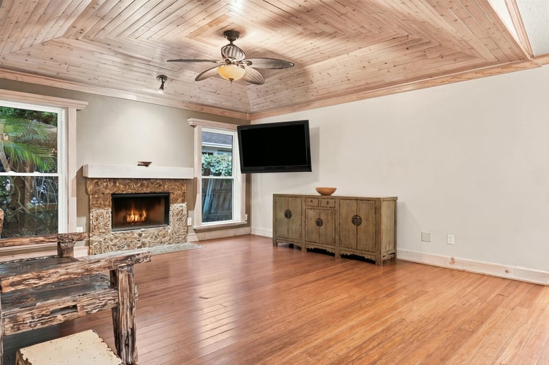 Living room with fireplace, photographed by Megapixeler on Winding Springs Ct, Jacksonville