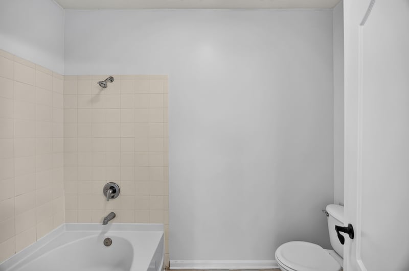 Bathroom with tub and shower combo at 3750 Silver Bluff Blvd, Orange Park, FL