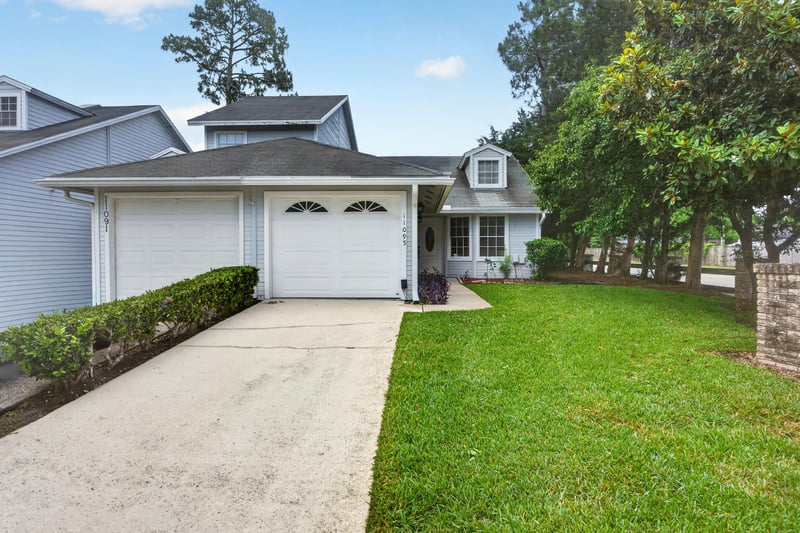 Photo 1 of 11095 Wandering Oaks Dr, Jacksonville, FL 32257, photographed by Megapixeler