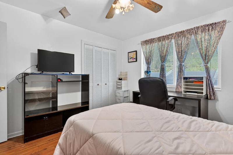 Photo 35 of 3905 Meek Dr, Jacksonville, FL 32277, photographed by Megapixeler