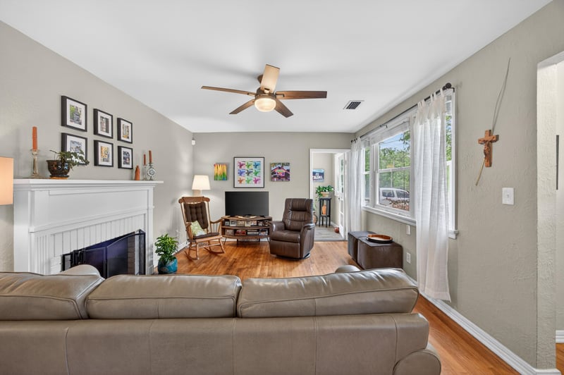 Photo 9 of 1573 Charon Rd, Jacksonville, FL 32205, photographed by Megapixeler